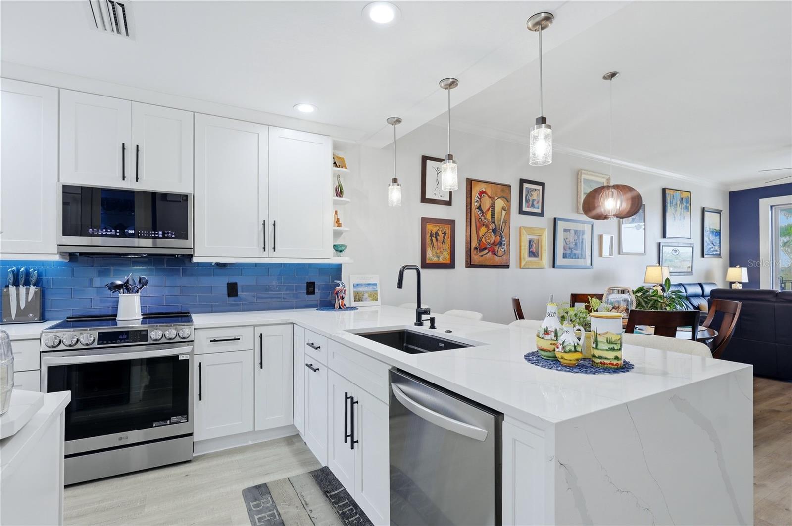 5531 CANNES CIRCLE 403