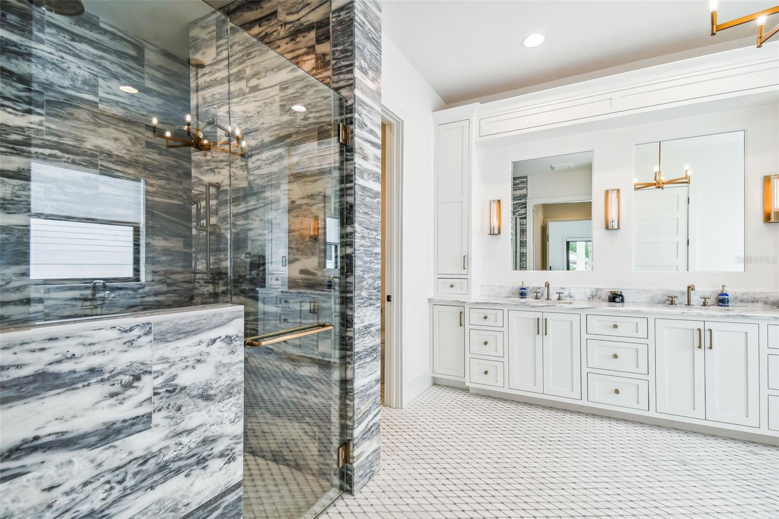 DAVIS ISLANDS PB10 PG52 TO 57 - Residential