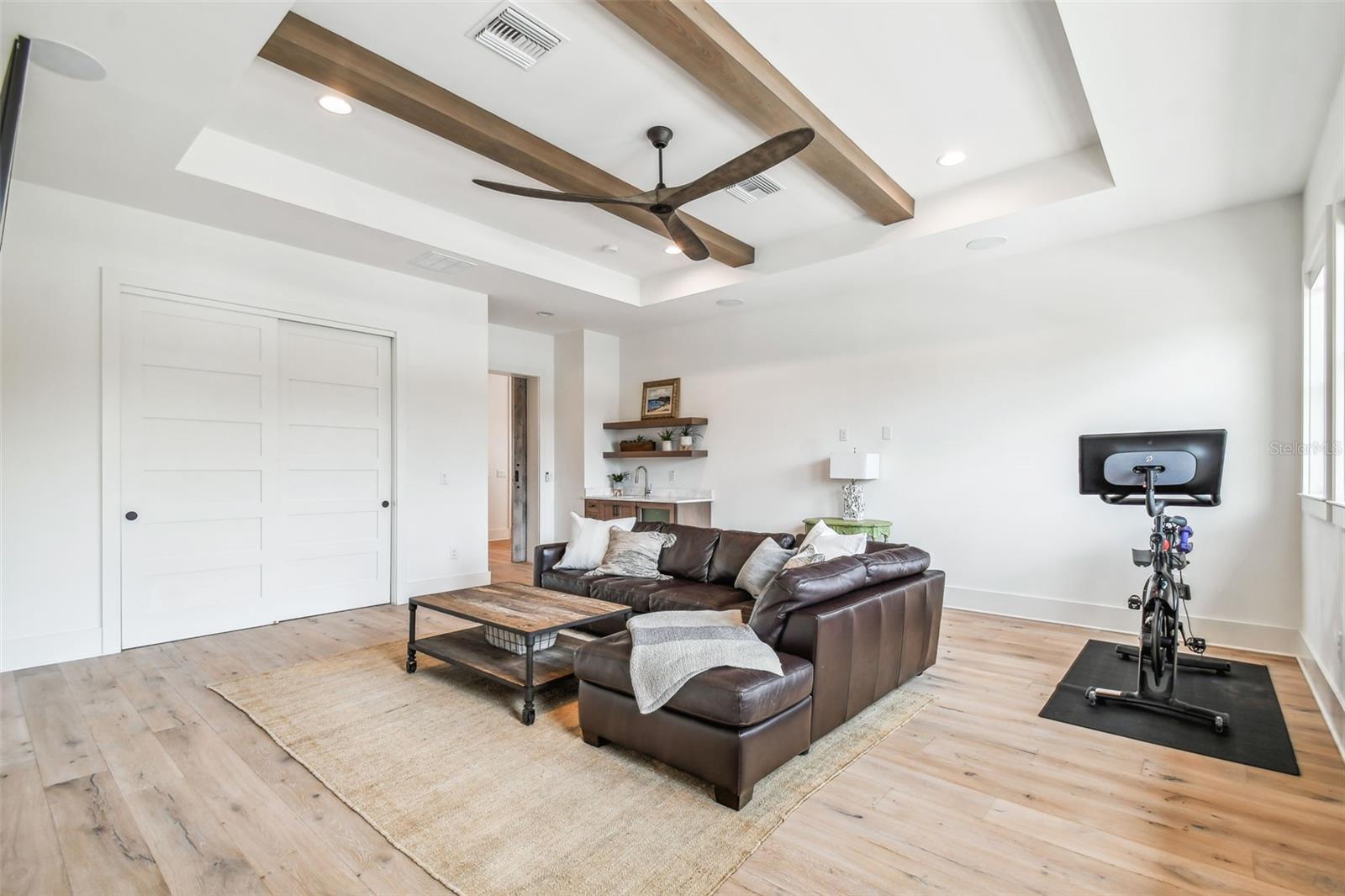 DAVIS ISLANDS PB10 PG52 TO 57 - Residential