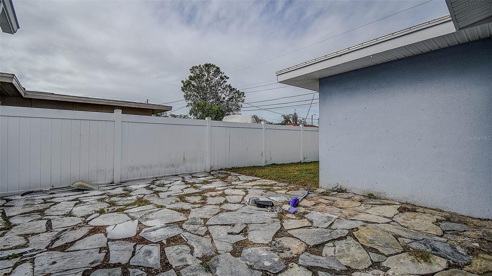 BAYWOOD SHORES - Residential