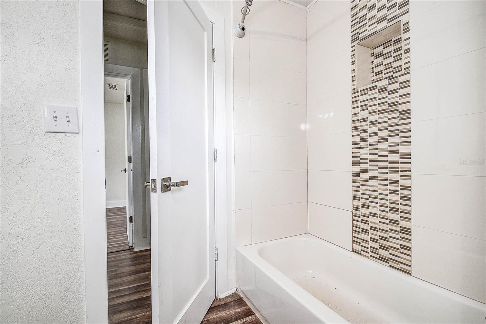 BAYWOOD SHORES - Residential