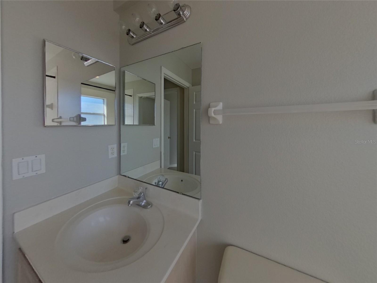 OAK ISLAND COVE - Residential Lease