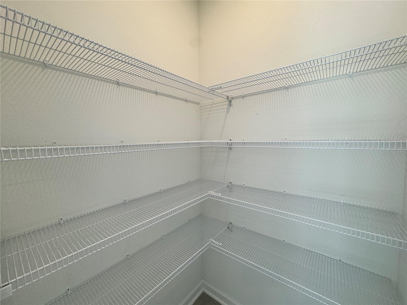 PEACE CREEK RESERVE 40'S - Residential Lease