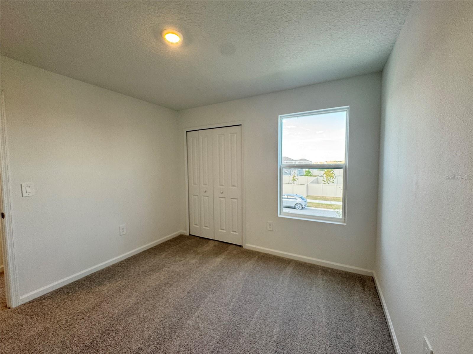 PEACE CREEK RESERVE 40'S - Residential Lease