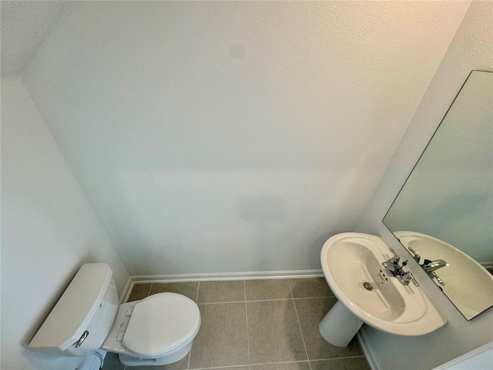 PEACE CREEK RESERVE 40'S - Residential Lease