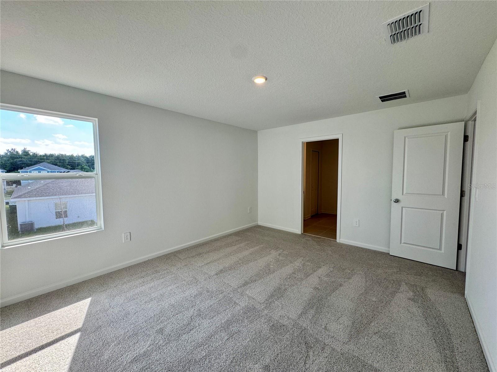 PEACE CREEK RESERVE 40'S - Residential Lease