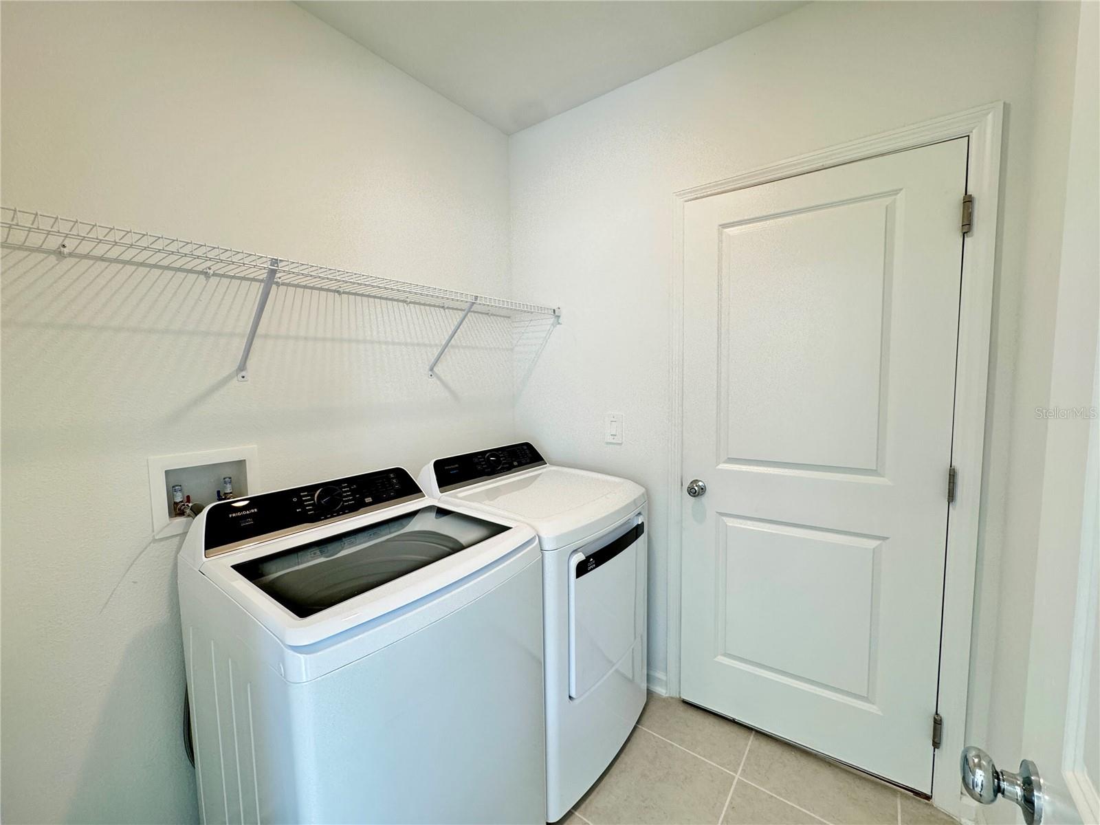 PEACE CREEK RESERVE 40'S - Residential Lease