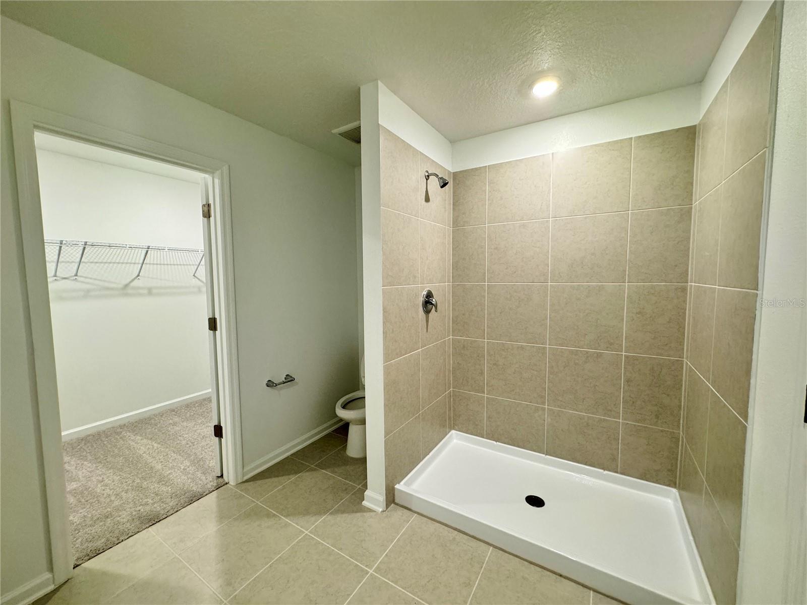 PEACE CREEK RESERVE 40'S - Residential Lease