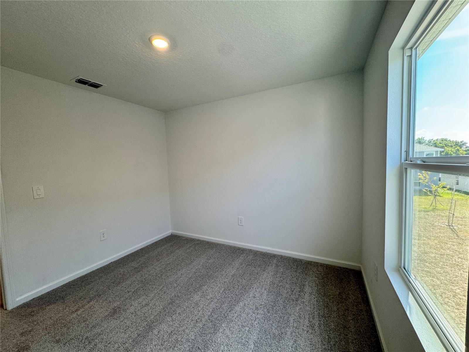 PEACE CREEK RESERVE 40'S - Residential Lease