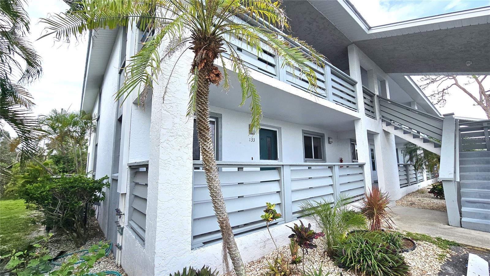 An annual affordable rental is now available at 6800 Placida Rd, Building #8, Unit #133. This is a bottom-floor, two-bedroom, two-bathroom condo with laminate and tile flooring throughout. It features a new kitchen, a screened lanai, a utility storage room, and an inside washer and dryer.
The community offers two pools and pickleball/tennis courts. The condo has an open kitchen connected to the dining and living room areas.
Please note that this is a non-smoking rental property, and smoking is not permitted anywhere in the community. As per the HOA, pets are not allowed. An HOA application is required for approval, and there is no fee for this application.
The monthly rent is $1325. A $25 discount will be applied if rent is paid on or before the first of each month, making the discounted rent $1300. The minimum security deposit is $1350, and a $150 water deposit is also required. Tenant is responsible for all utilities. Pest control is included in the rent.
To qualify, applicants must have no past evictions, a credit score over 600, and proof of income sufficient to support the rent. A non-refundable application fee of $100 is required prior to running background and credit checks.