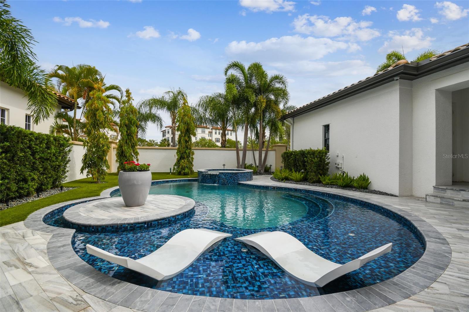 WESTSHORE YACHT CLUB PH 1 - Residential