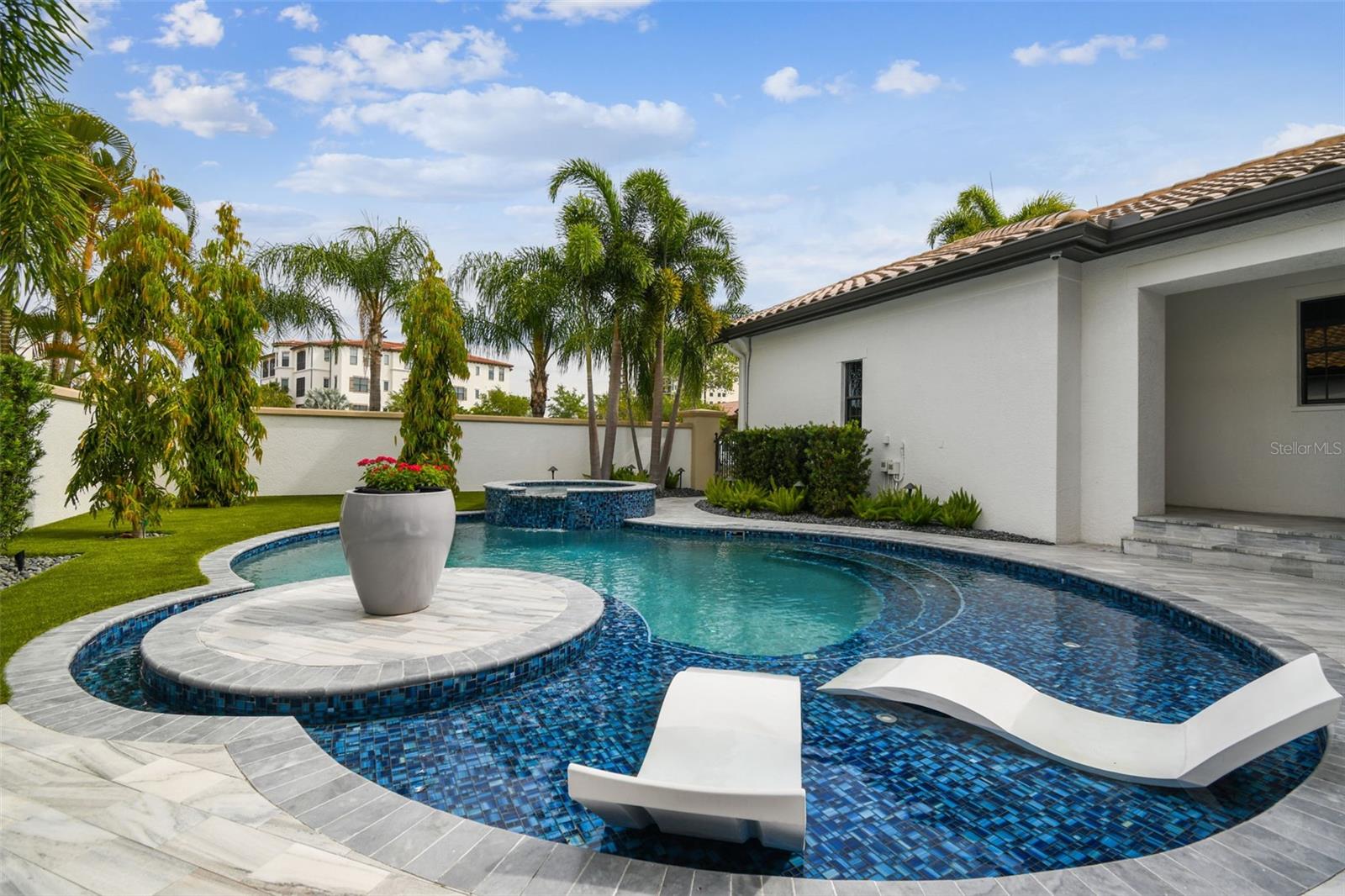 WESTSHORE YACHT CLUB PH 1 - Residential