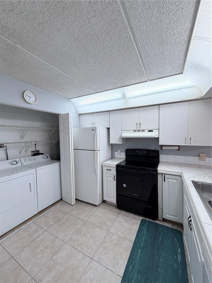 PINE SHADOWS CONDO PH 06 - Residential Lease