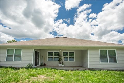 A home in HIGH SPRINGS