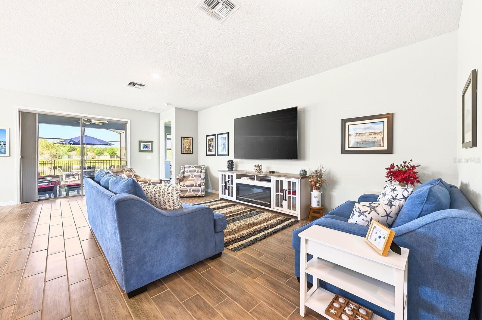 PALMS AT SERENOA - Residential