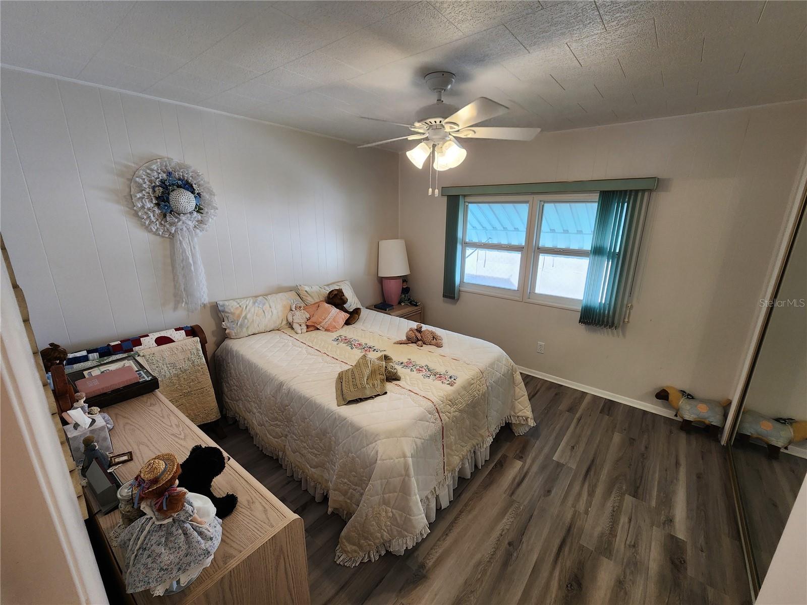 PALM LAKE ESTATES - Residential