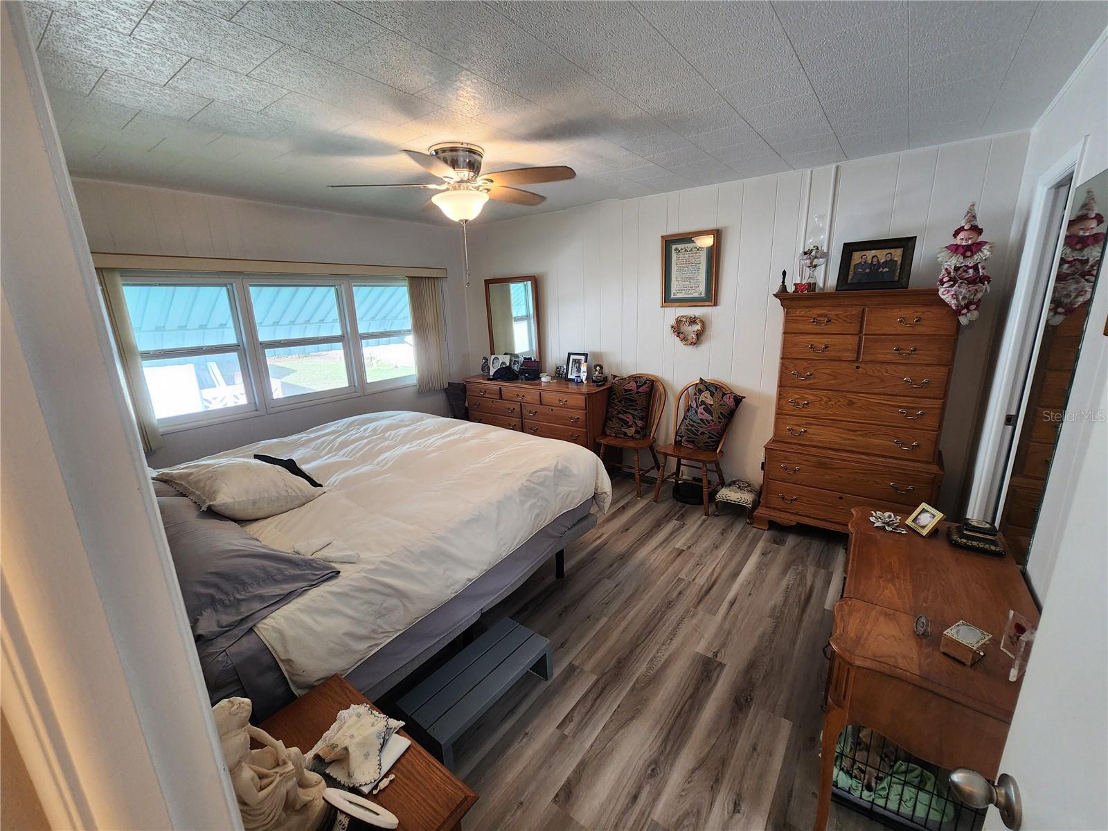 PALM LAKE ESTATES - Residential