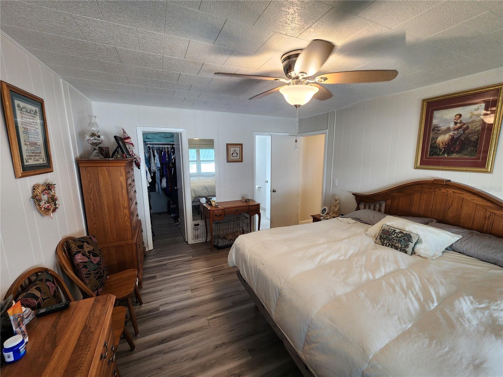 PALM LAKE ESTATES - Residential