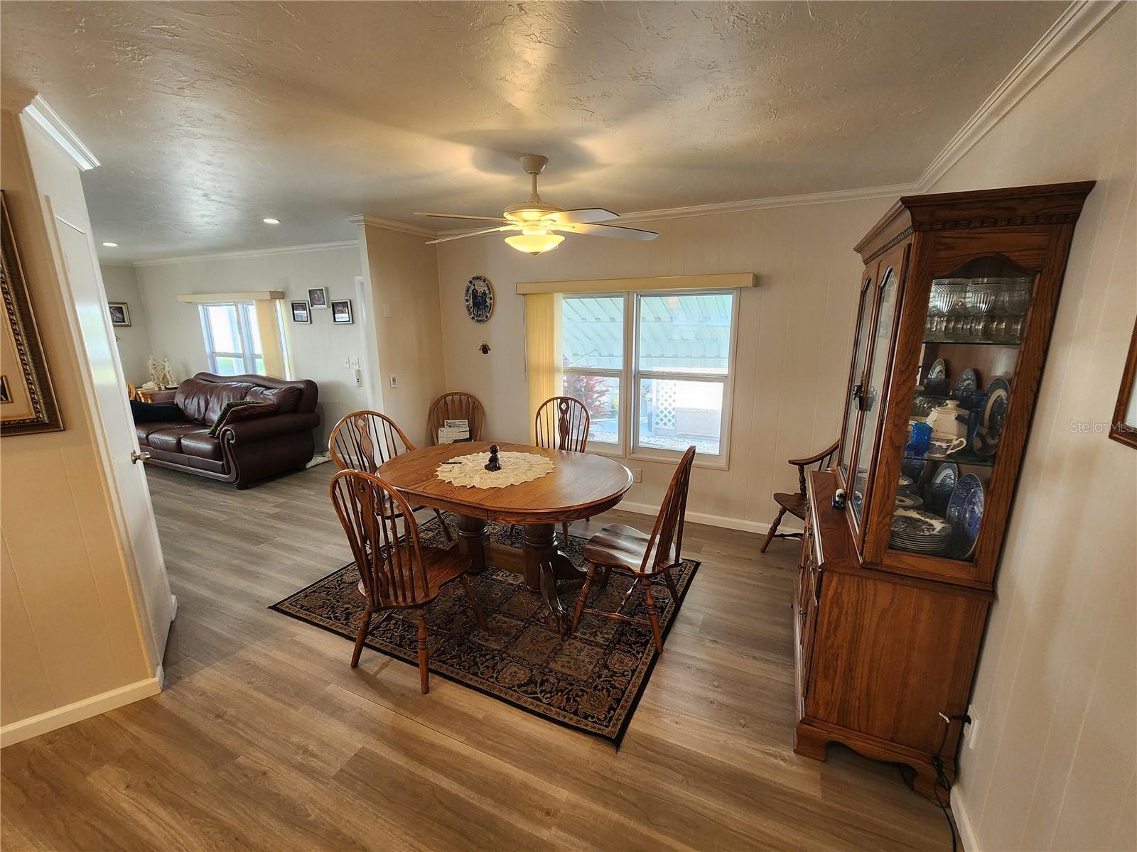 PALM LAKE ESTATES - Residential