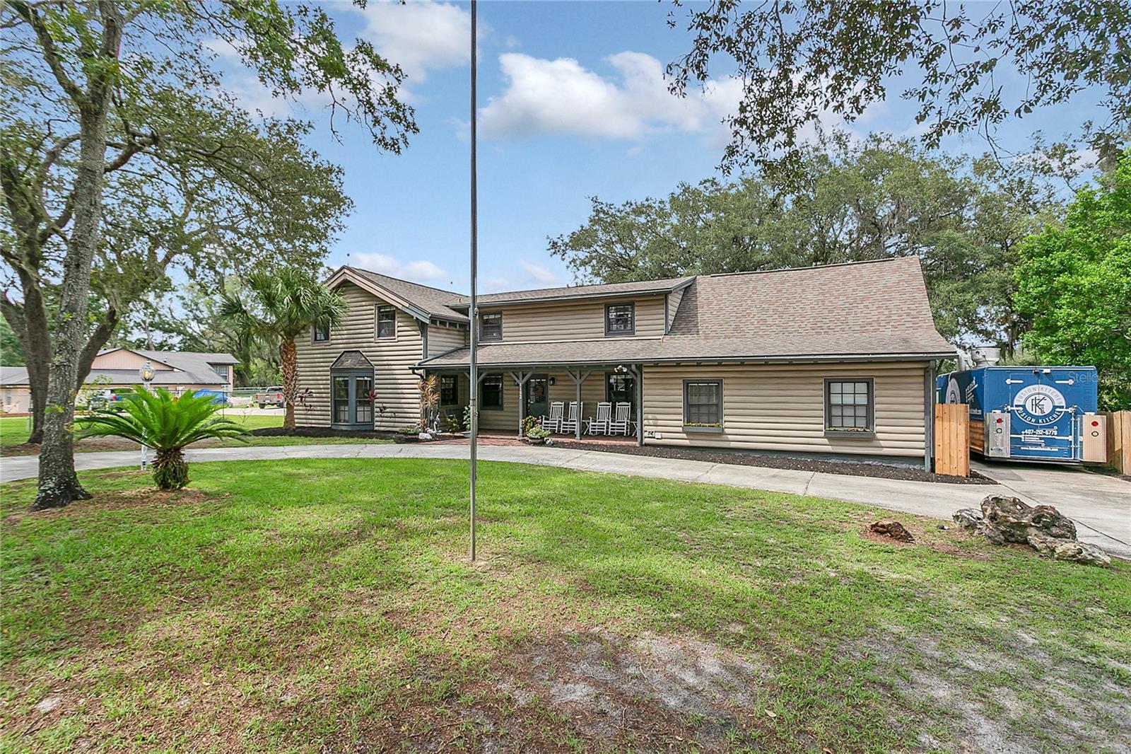 1152 LAURA STREET