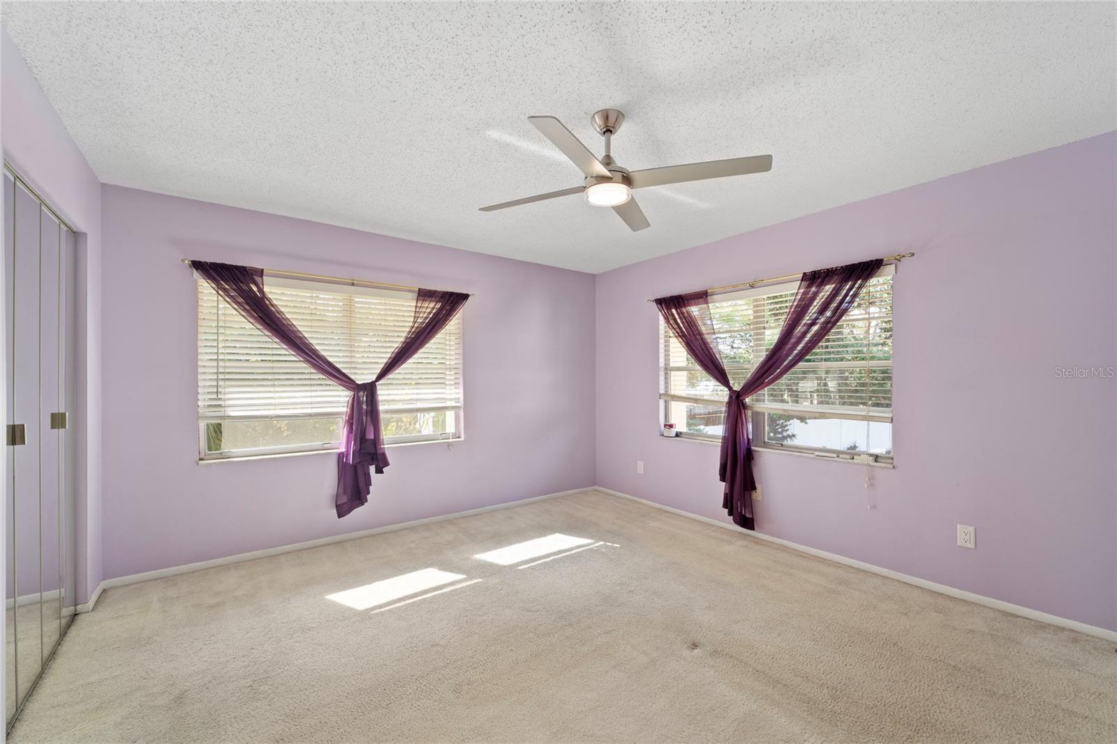 SUMMER LAKES - Residential