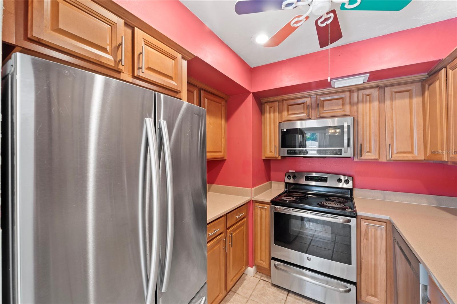 SUMMER LAKES - Residential