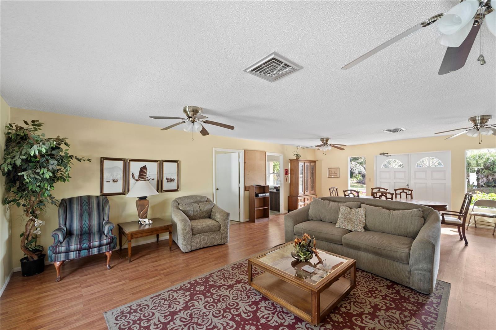 SUMMER LAKES - Residential