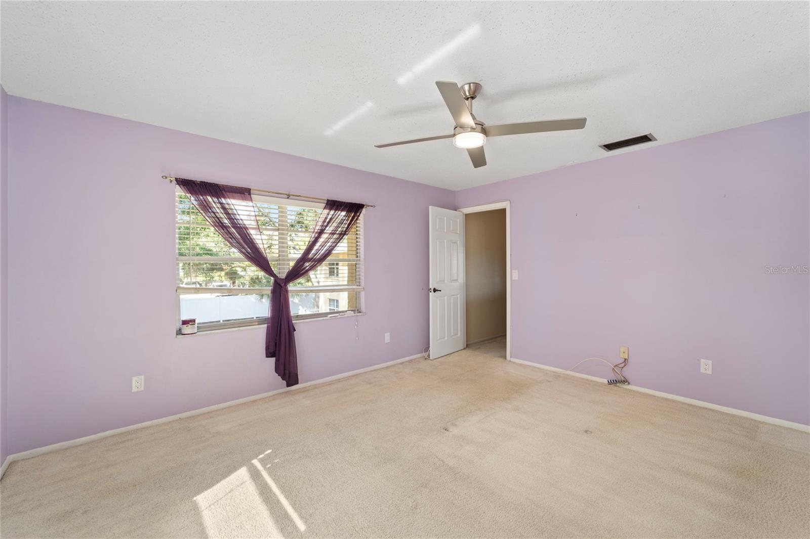 SUMMER LAKES - Residential