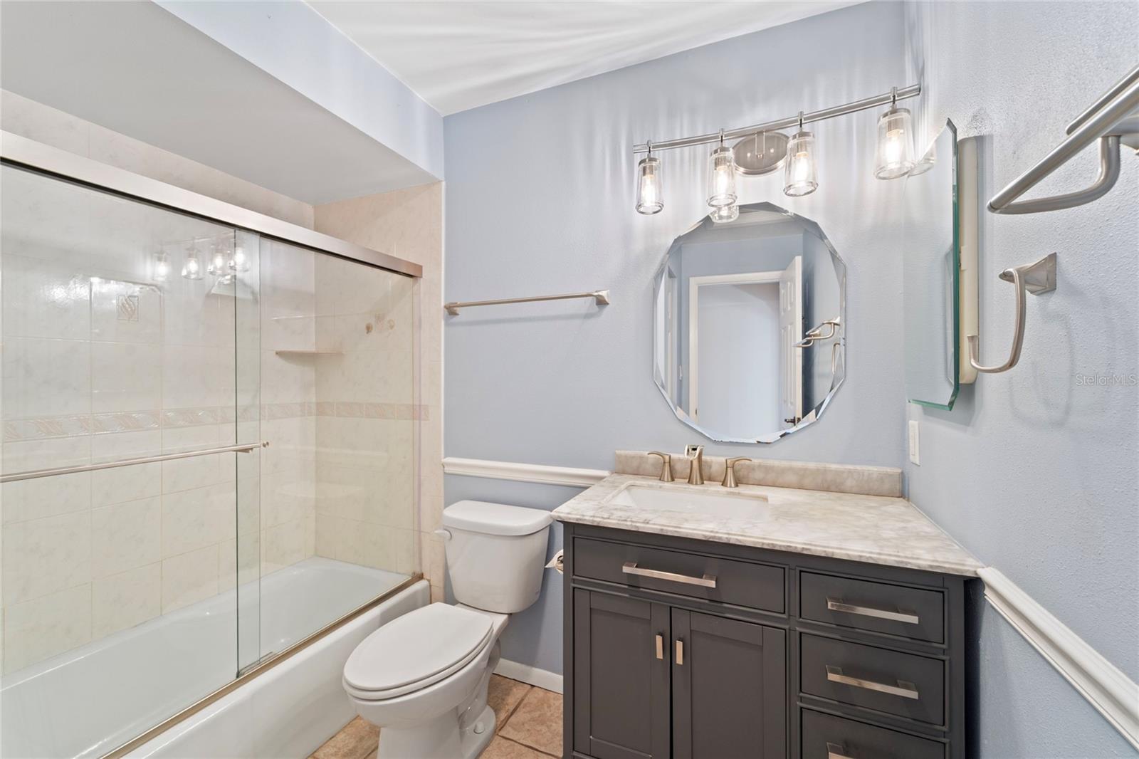 SUMMER LAKES - Residential