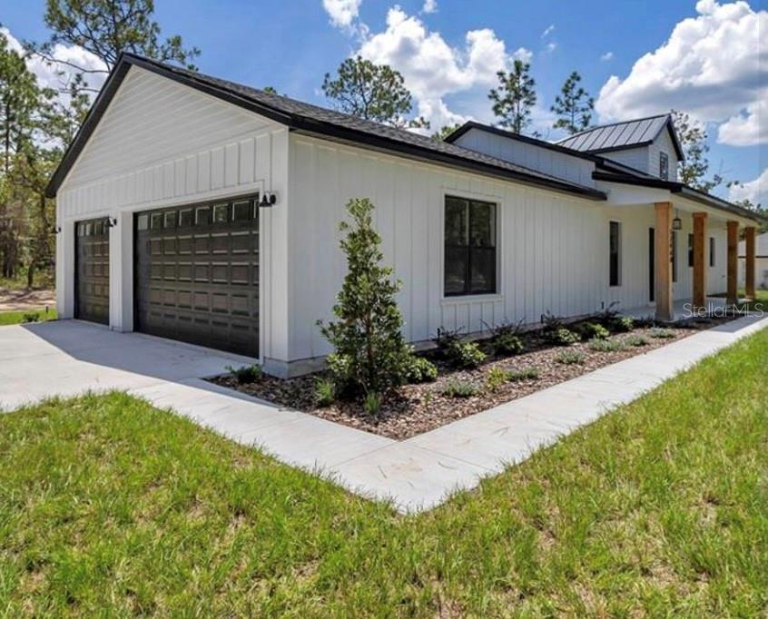 ROLLING HILLS - Residential