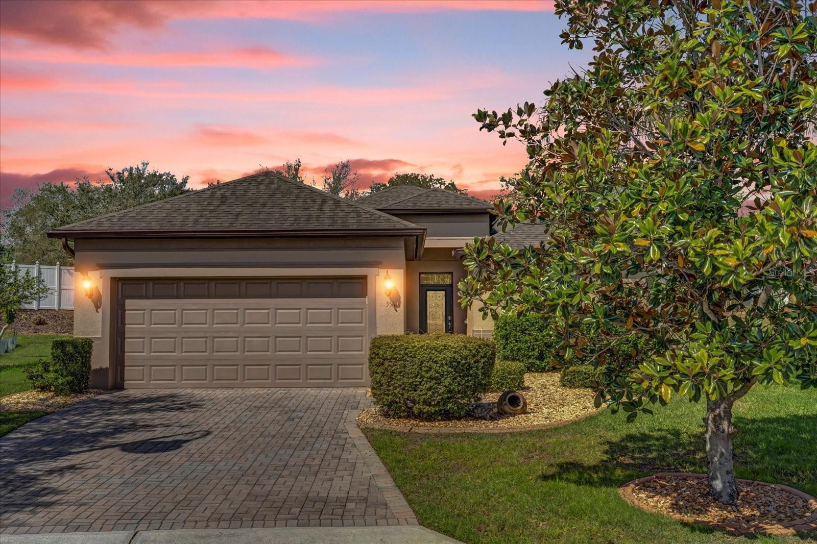 556 GRANDE DRIVE