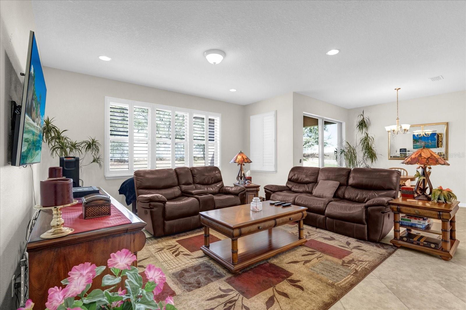 556 GRANDE DRIVE