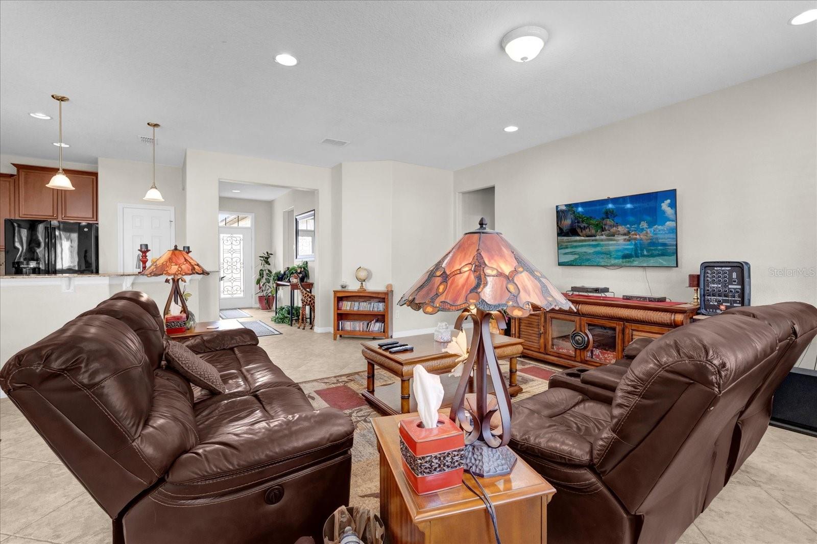 556 GRANDE DRIVE