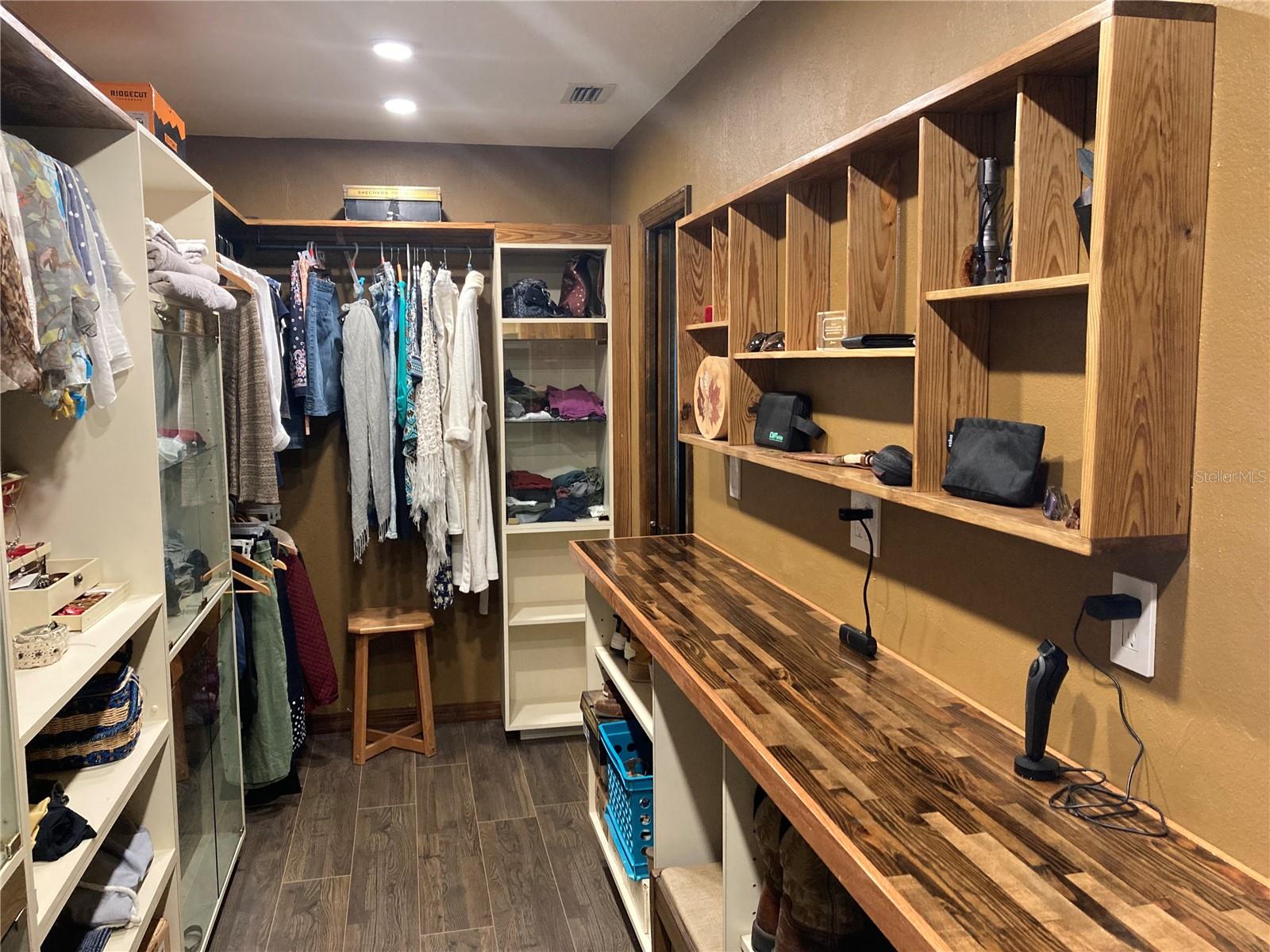 SUMMIT 02 - Residential