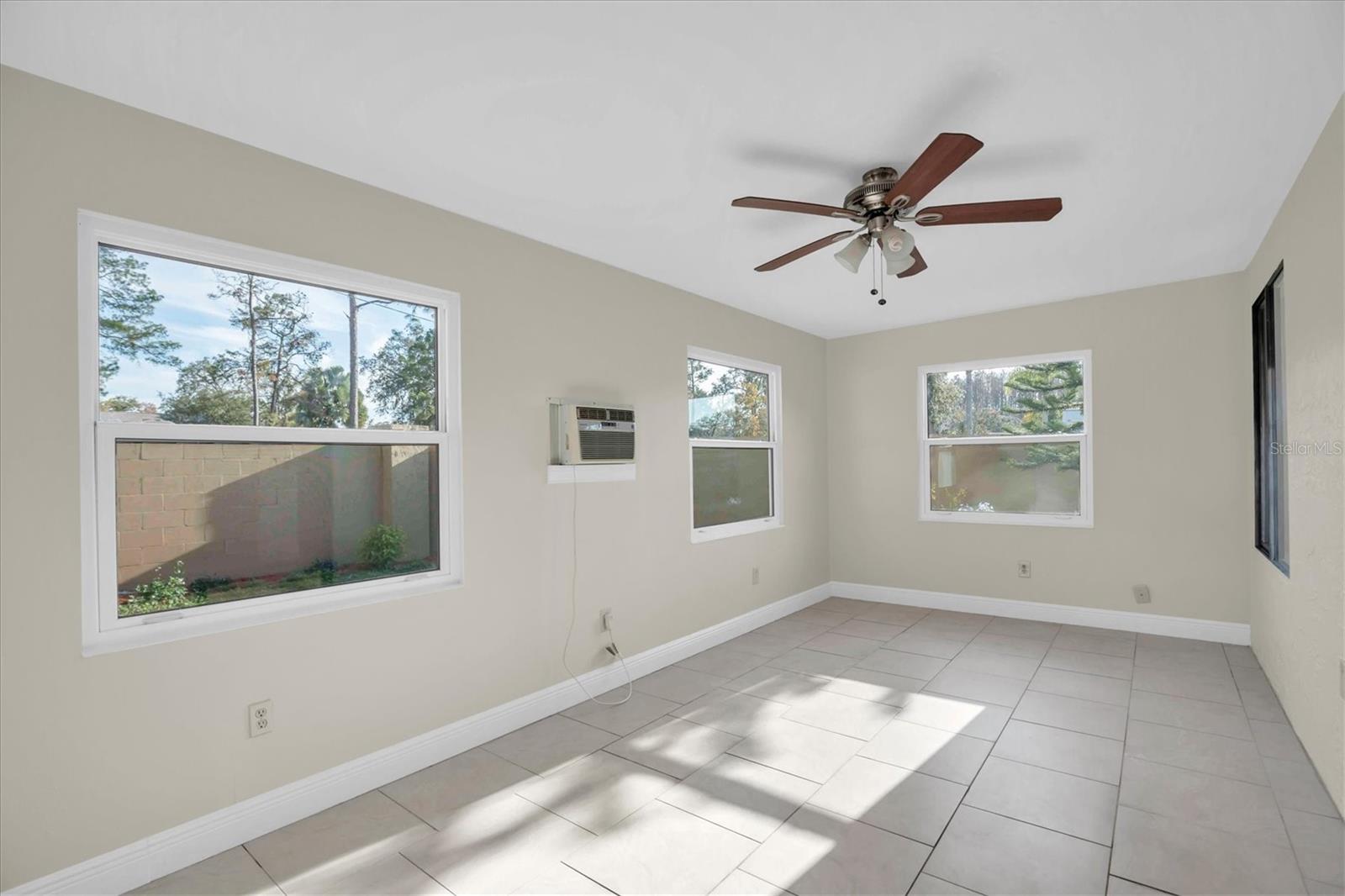 THE GLEN AT RIVER RIDGE - Residential