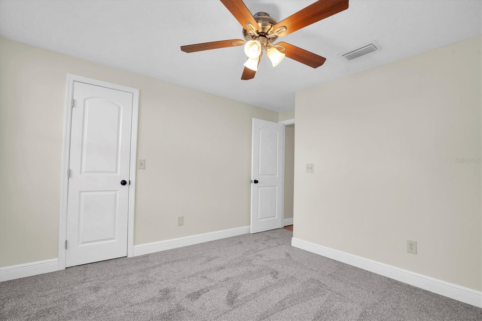 THE GLEN AT RIVER RIDGE - Residential