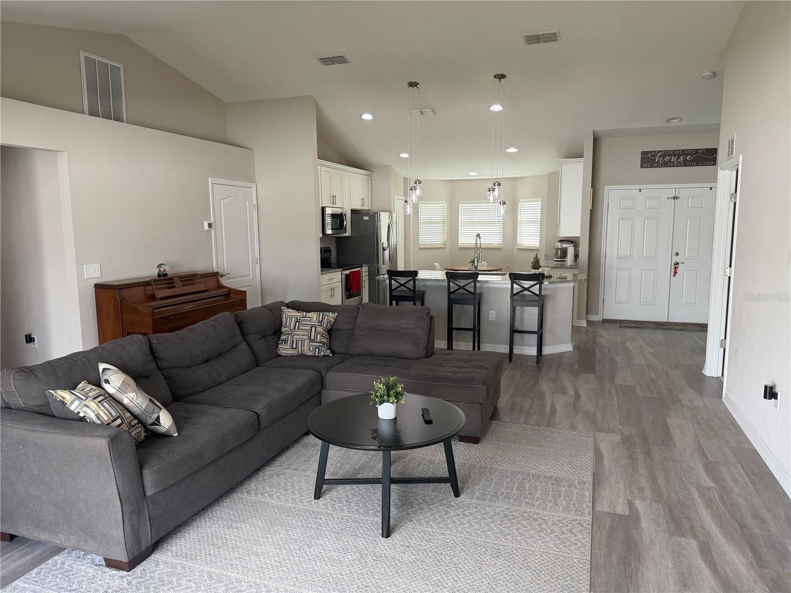 EAGLE CREST - Residential