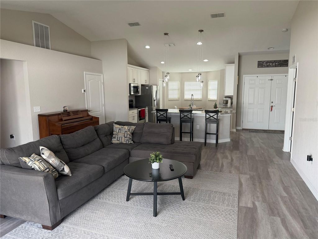 Photo of 2352 Twin Lake View Road, Winter Haven, FL 33881 (MLS # L4960041)