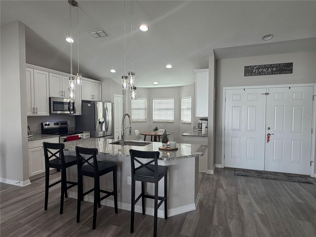 Photo of 2352 Twin Lake View Road, Winter Haven, FL 33881 (MLS # L4960041)