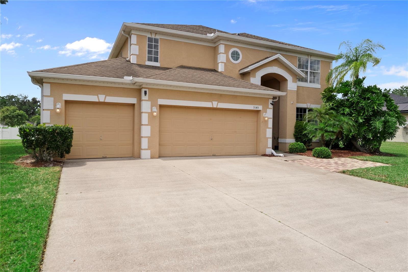 3149 TWISTED OAK LOOP