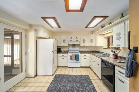 Tiny photo for 13646 N Us Highway 27, Ocala, FL 34482 (MLS # OM702023)