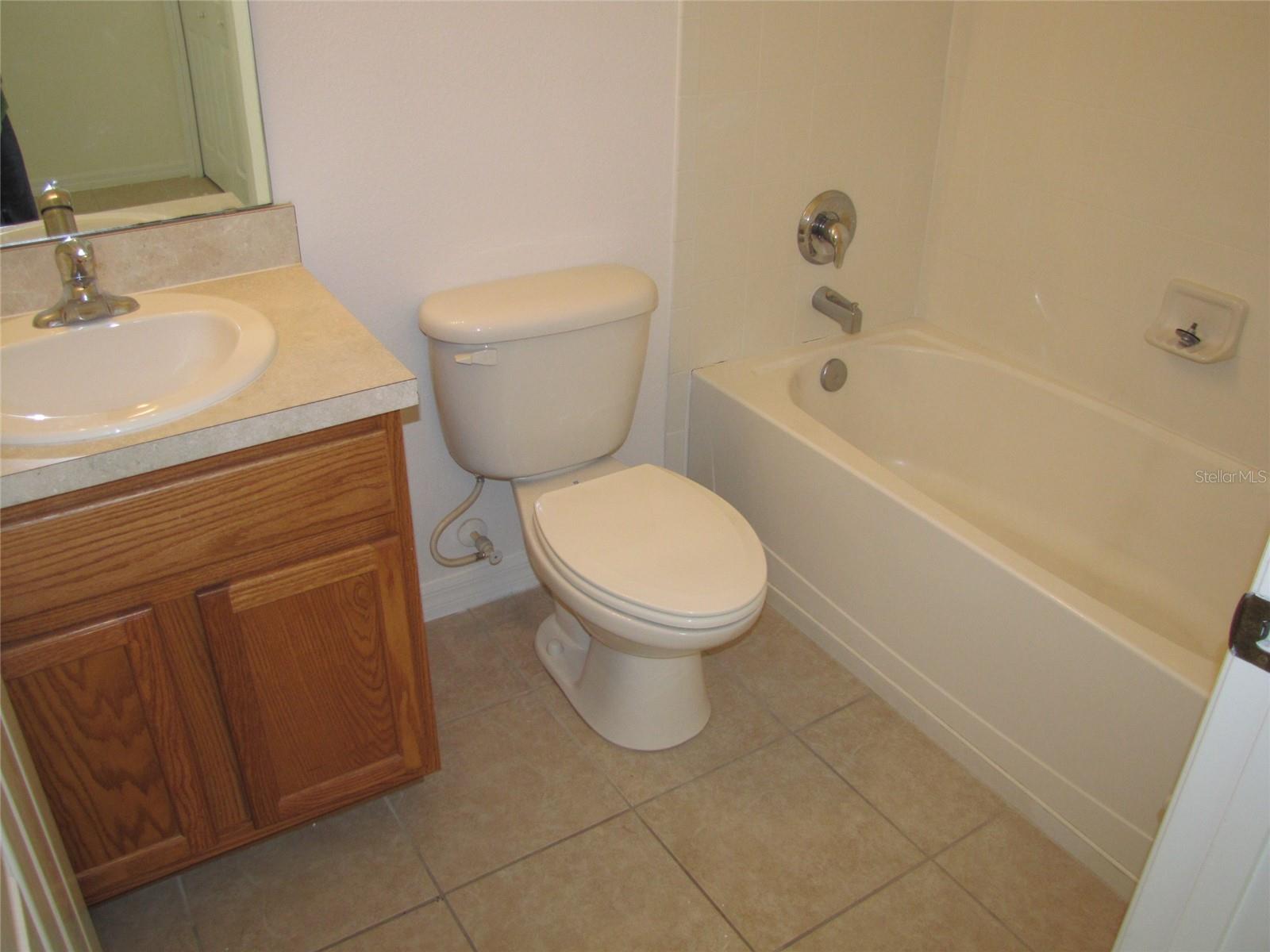 OAKWATER PH 02-6 CONDO - Residential Lease