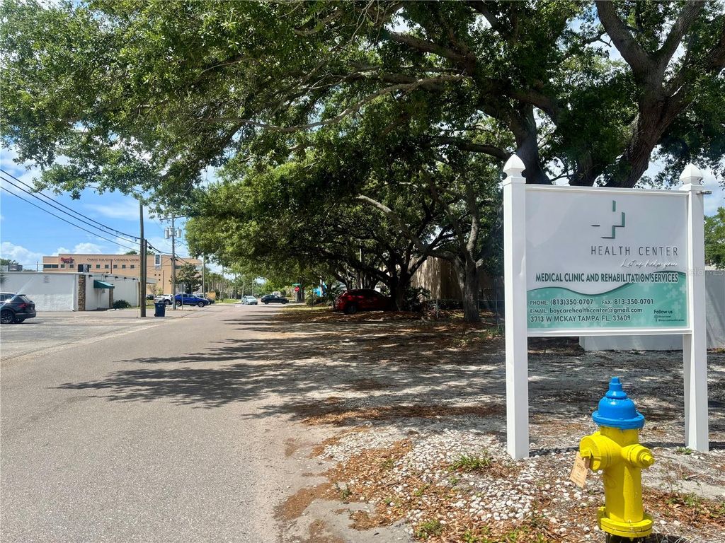 Photo of 3713 W Mckay Avenue, Tampa, FL 33609 (MLS # TB8491808)