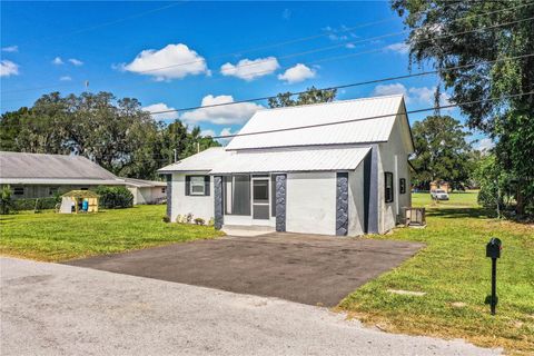 A home in LAKELAND