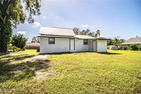 A home in LAKELAND