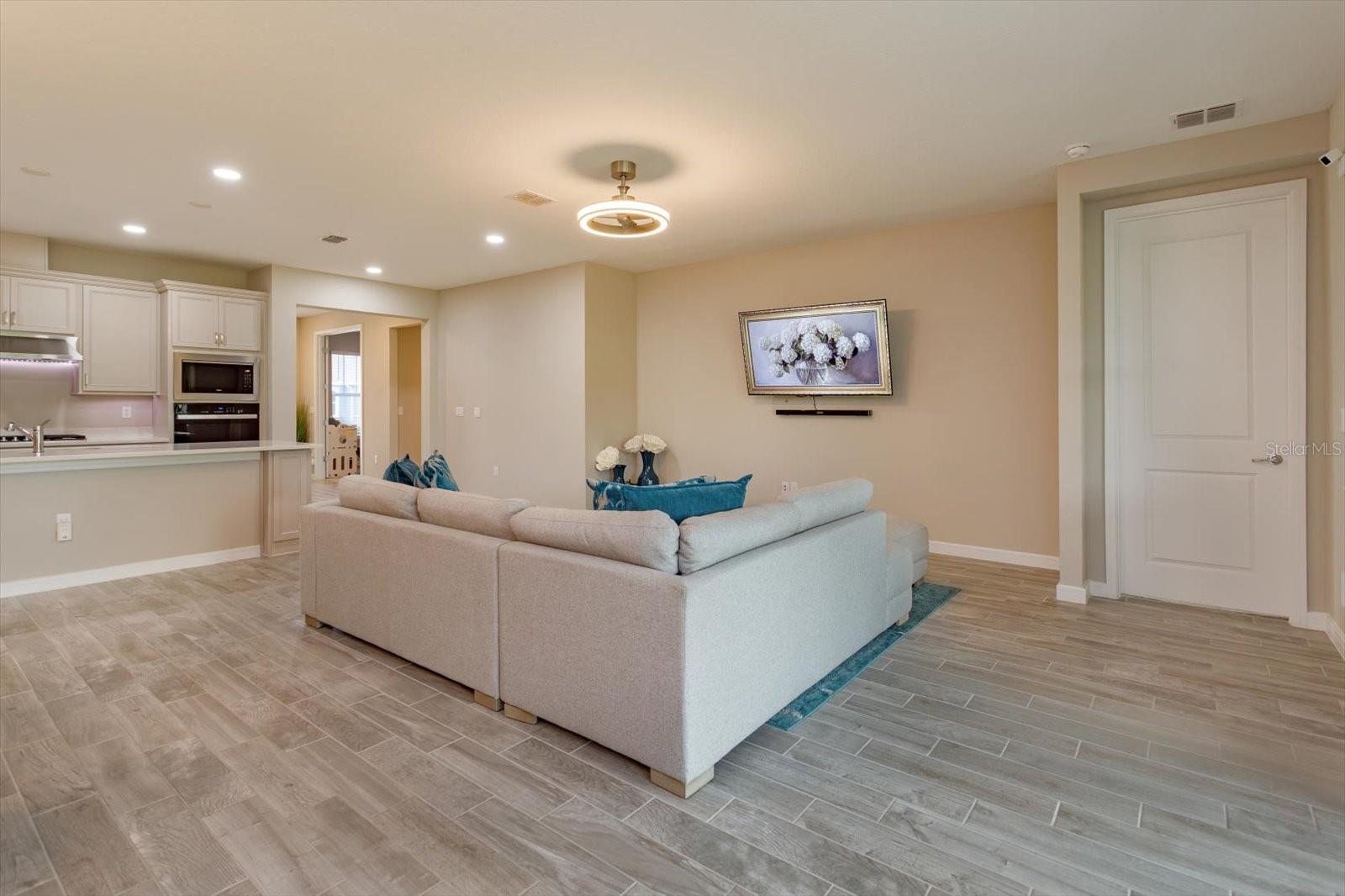 WILLOW RIDGE - Residential
