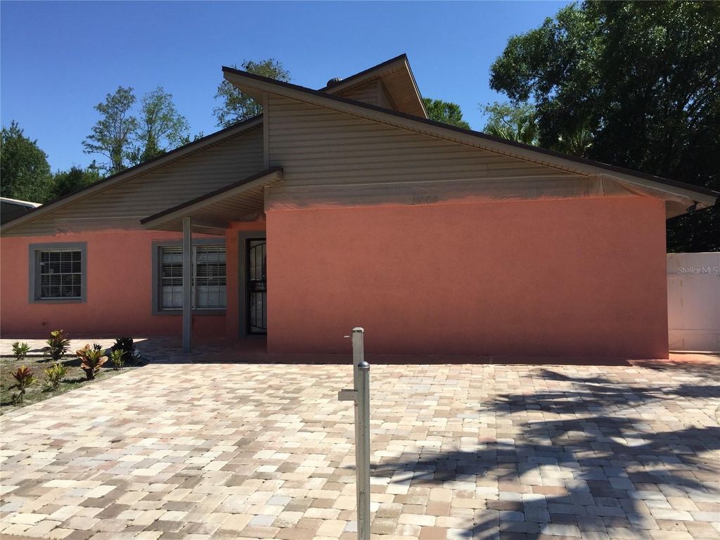 Photo of 11008 Airview Drive, Tampa, FL 33625 (MLS # TB8469249)