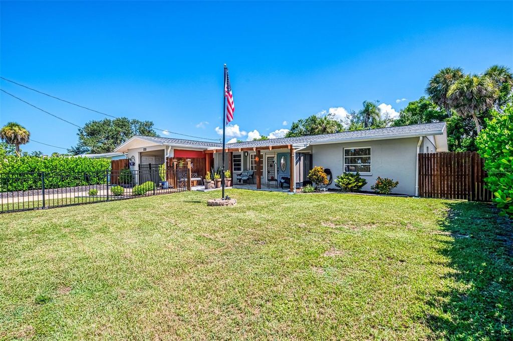 Photo of 1321 Groveland Avenue, Venice, FL 34285 (MLS # N6139939)