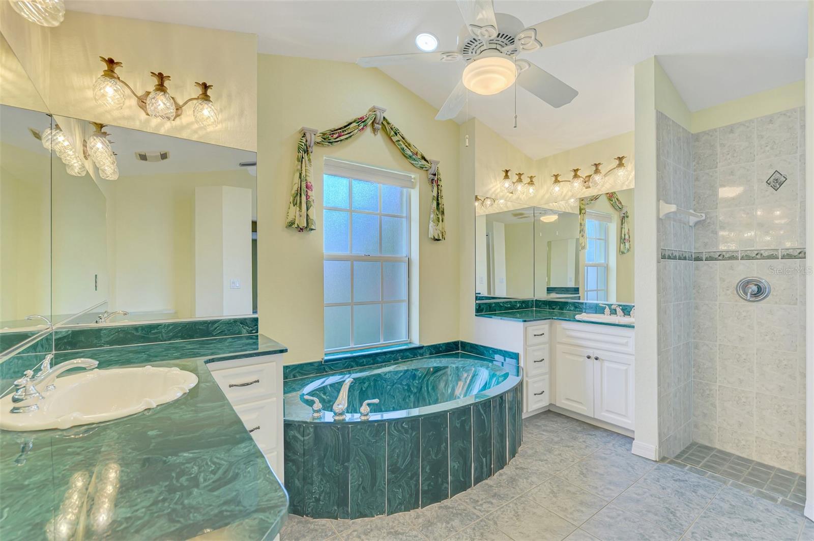 BAHIA TERRADO - Residential