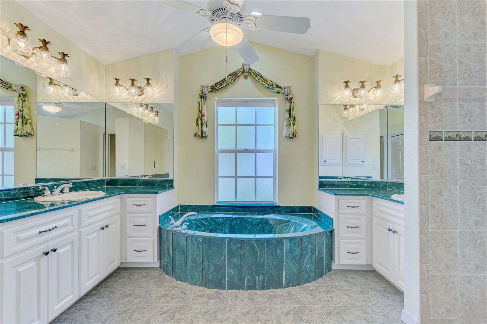 BAHIA TERRADO - Residential